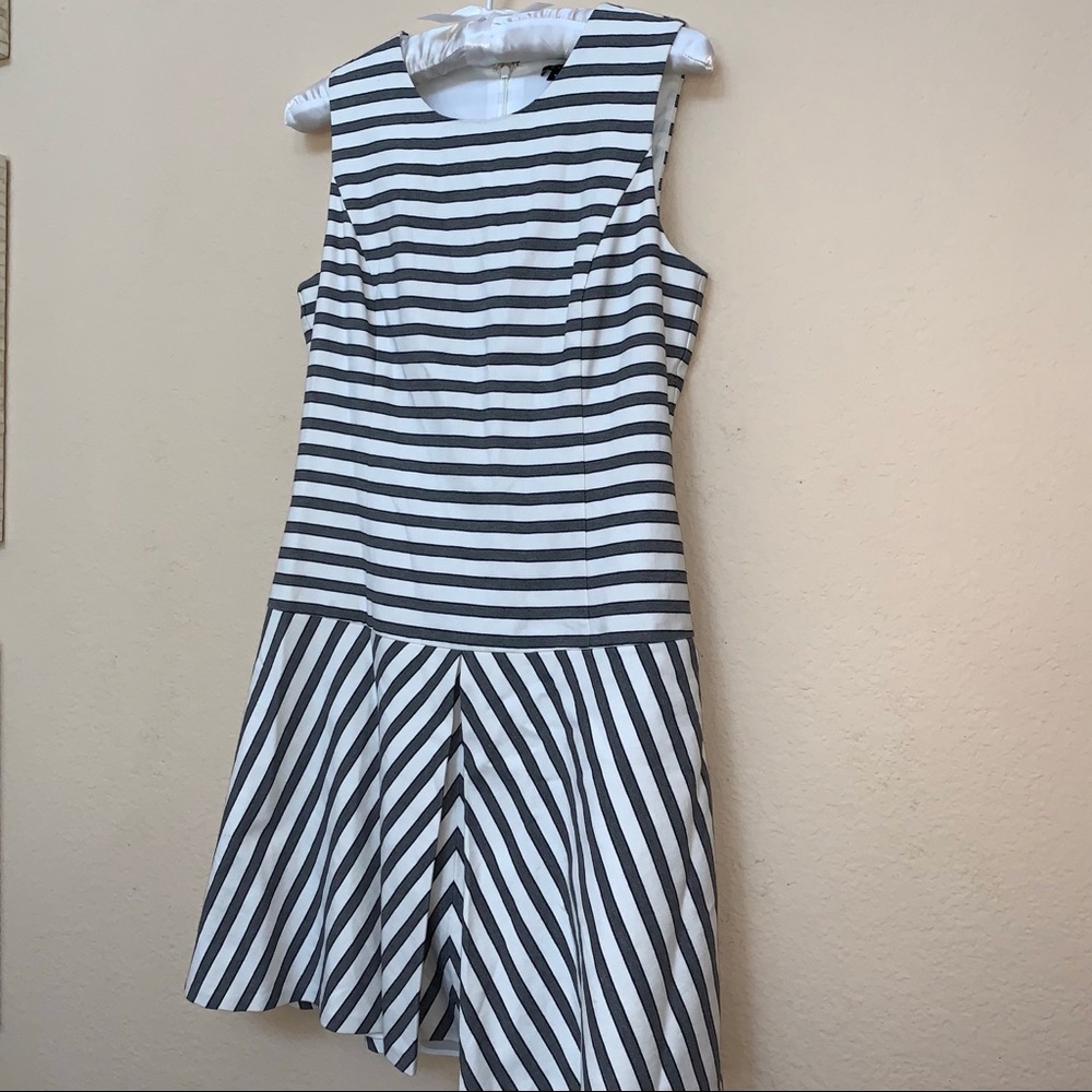 Theory Grey White Striped Sleeveless Dress Sz 4 - Picture 4 of 12